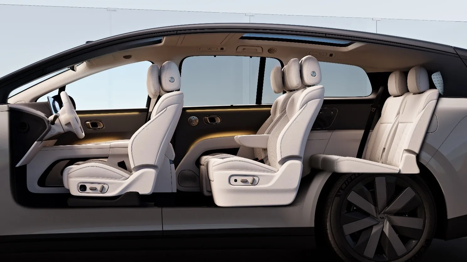 Компоновка салона Li i8